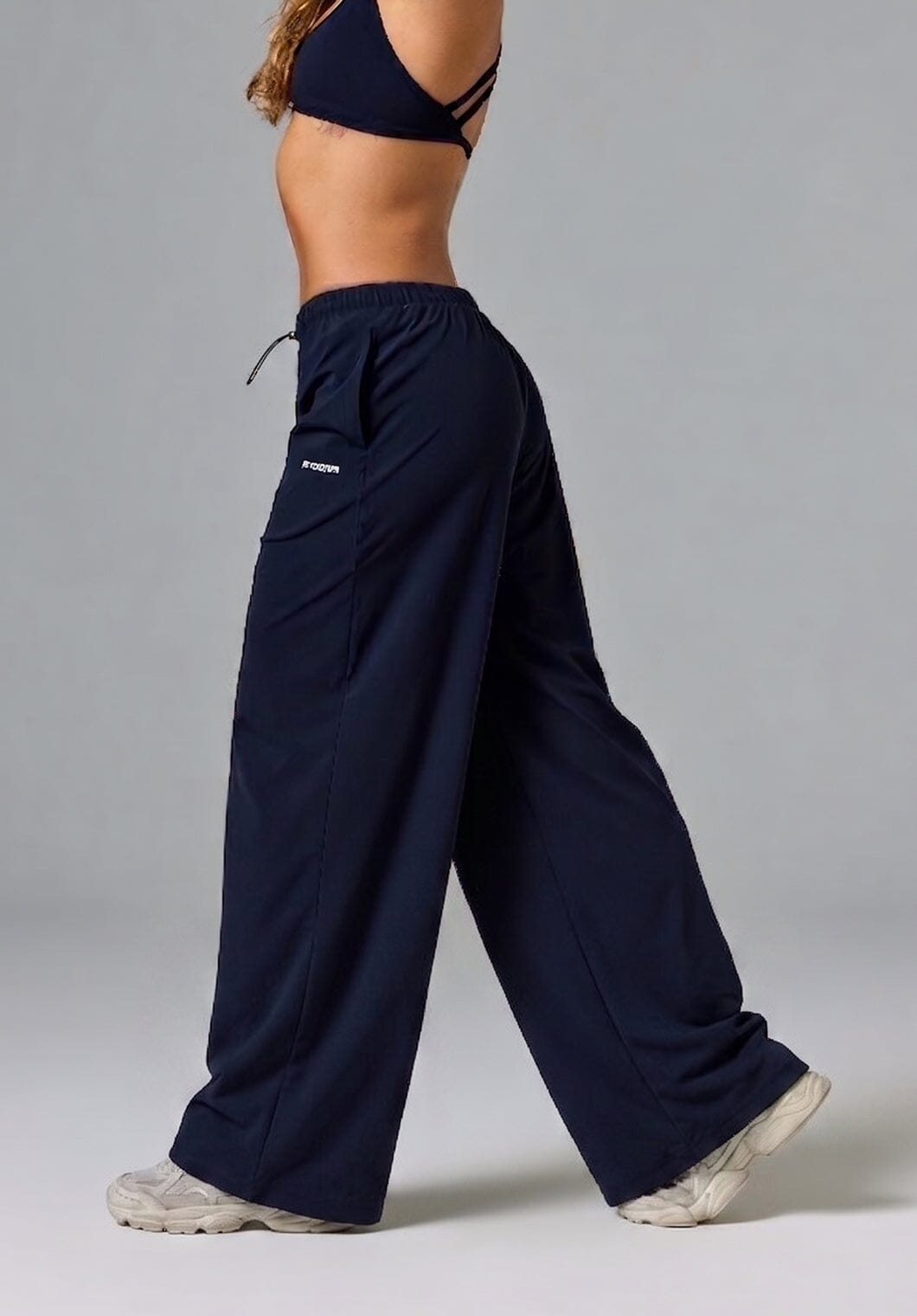 Airlift™ Float Mid-Rise Straight Leg Pant Onyx Leggings/Joggers Paragon Fitwear 