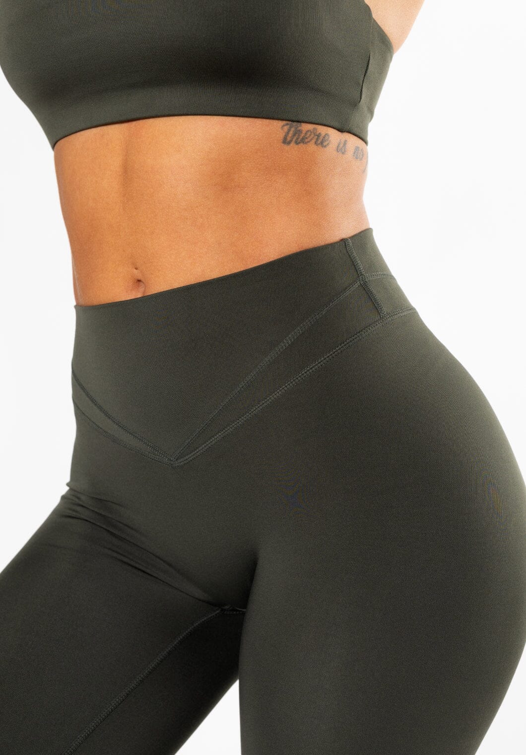 Reluna Icon Sculptseam® Plus Flare 34" Cocktail Hour Leggings/Joggers Paragon Fitwear 