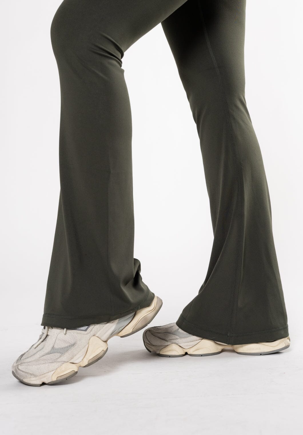 Reluna Icon Sculptseam® Plus Flare 34" Cocktail Hour Leggings/Joggers Paragon Fitwear 