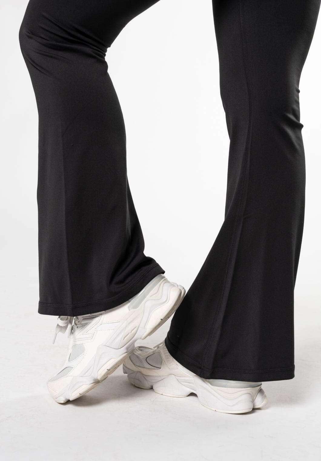 Reluna Icon Sculptseam® Plus Flare 31" Black Leggings/Joggers Paragon Fitwear 