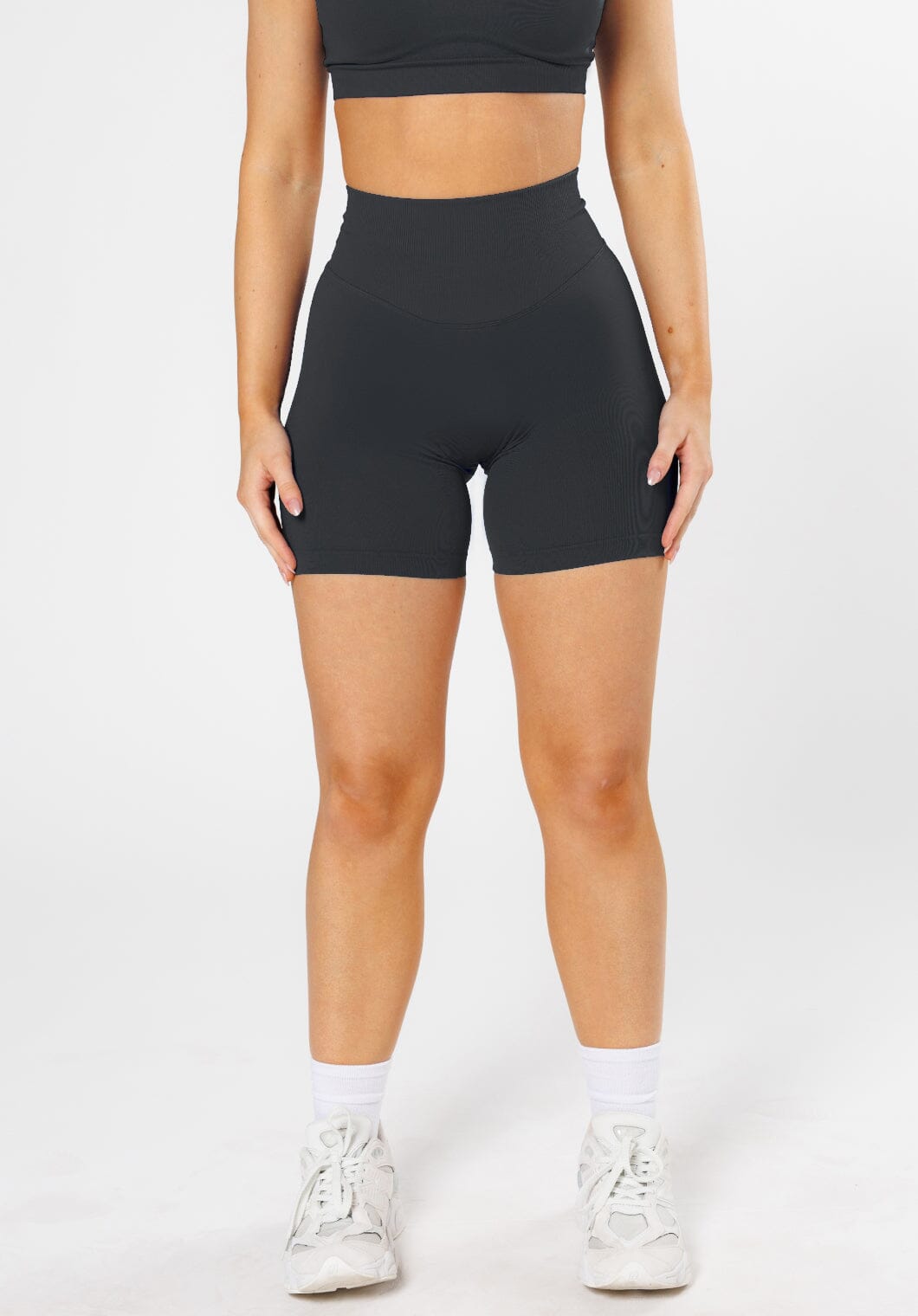 CurveFlex™ Hourglass Sculptseam® Plus Seamless Shorts 6” Black Shorts Paragon Fitwear 
