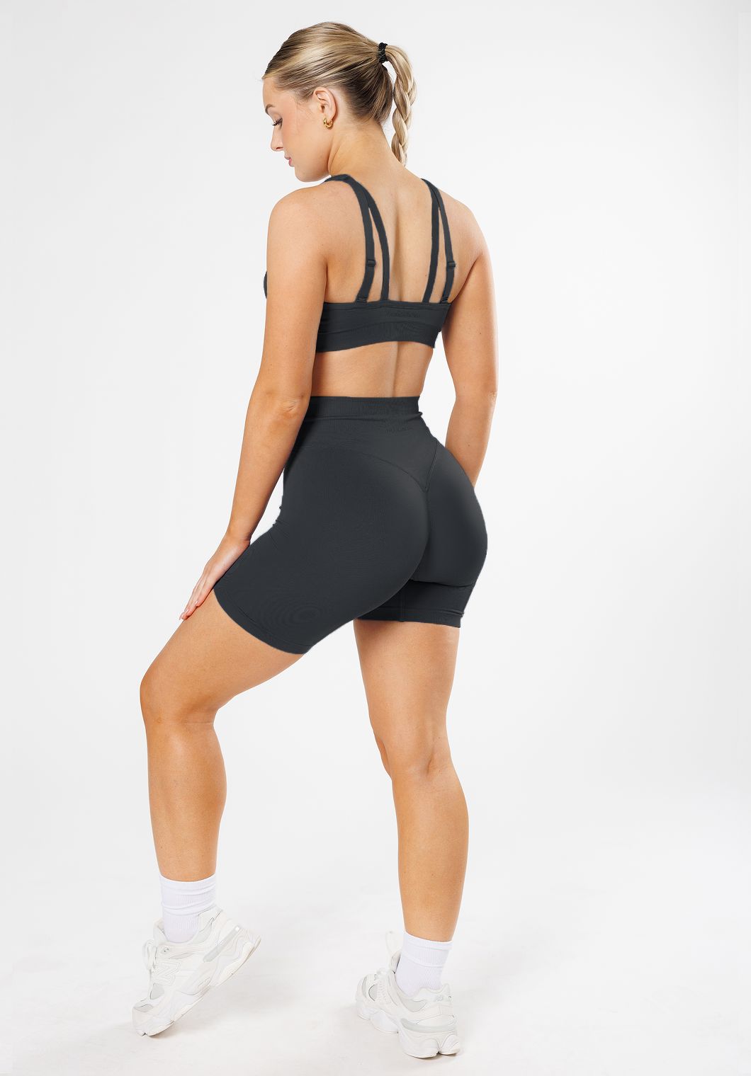 CurveFlex™ Hourglass Sculptseam® Plus Seamless Shorts 6” Black Shorts Paragon Fitwear 