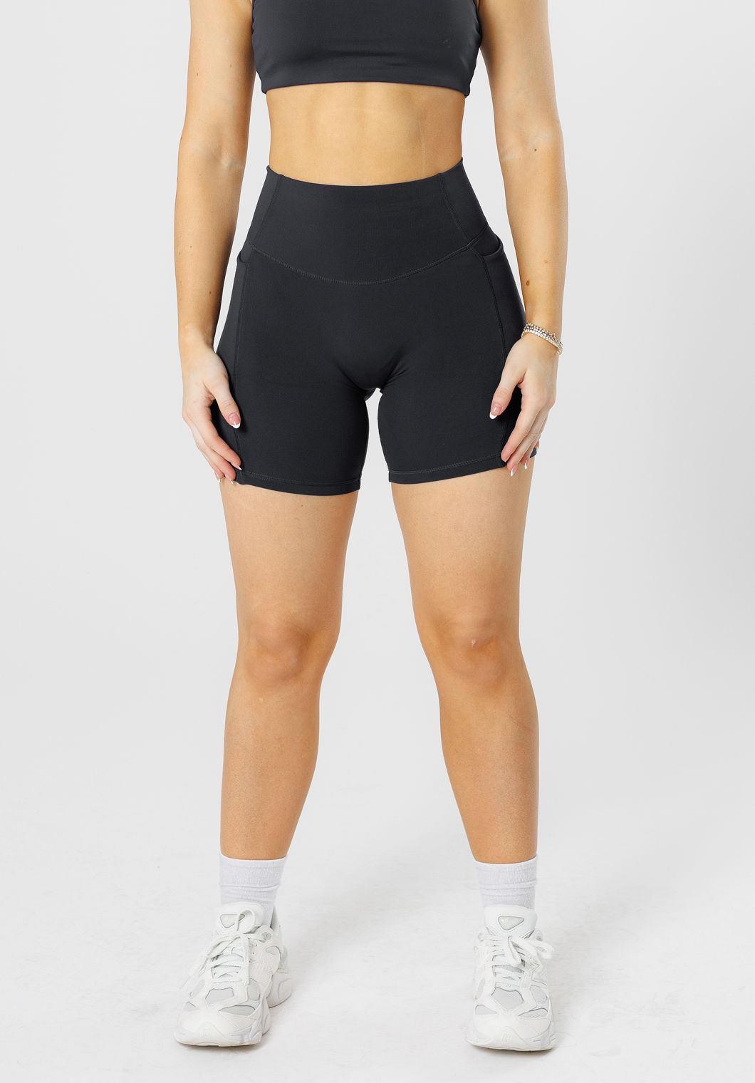 Reluna Empower Sculptseam® Plus Pocket Short 6” Black Shorts Paragon Fitwear 