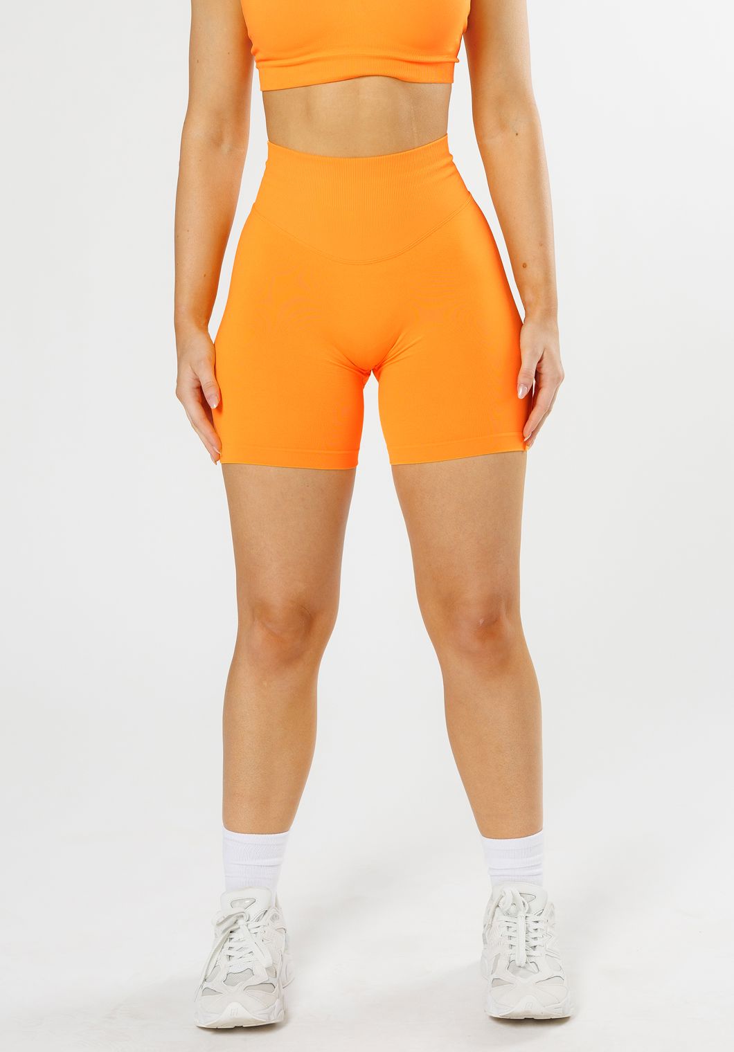 CurveFlex™ Hourglass Sculptseam® Plus Seamless Shorts 6” Apricot Shorts Paragon Fitwear 