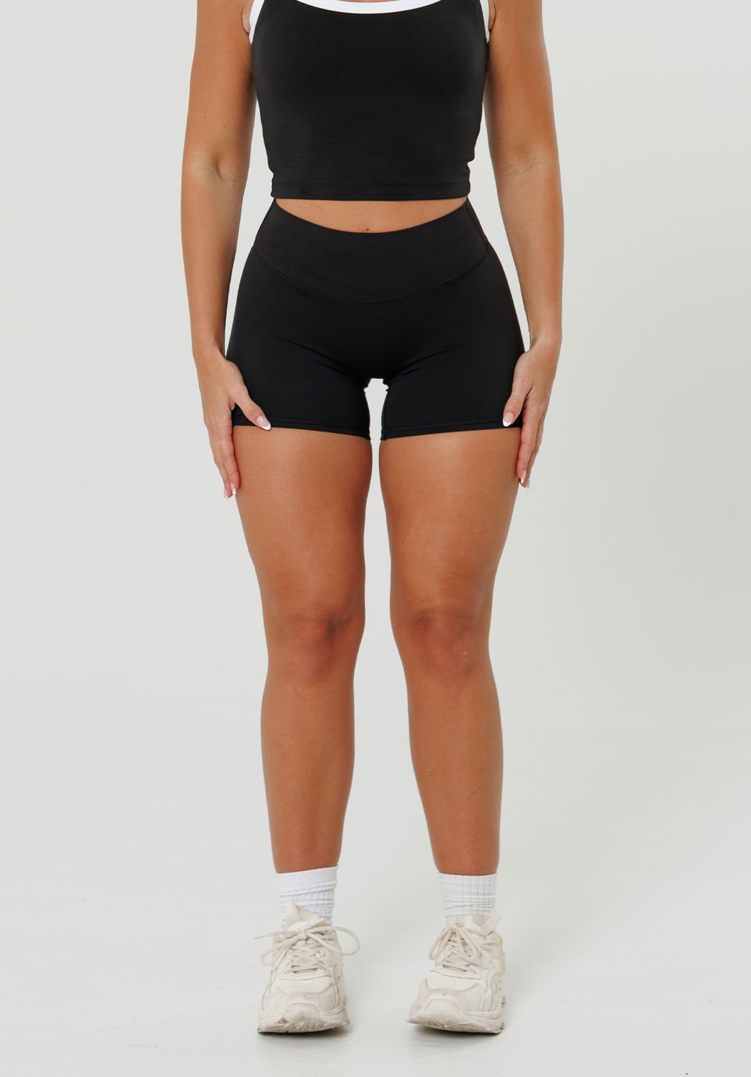 Reluna Original Mid-Rise Sculptseam® Plus Short 5" Black Shorts Paragon Fitwear 