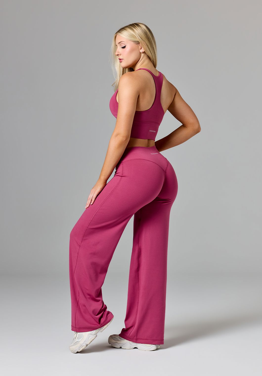 Reluna™ Sculptseam® Mid Rise Straight Leg Pant Short – Paragon Fitwear